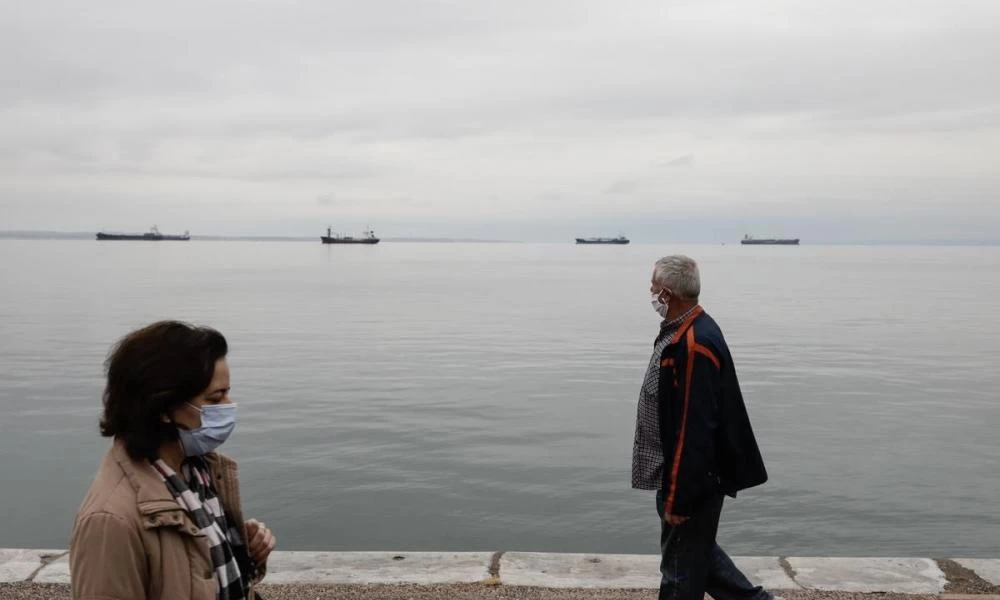 ΑΠΘ: «Δραματική αύξηση των κρουσμάτων αν χαλαρώσουν τα μέτρα»
